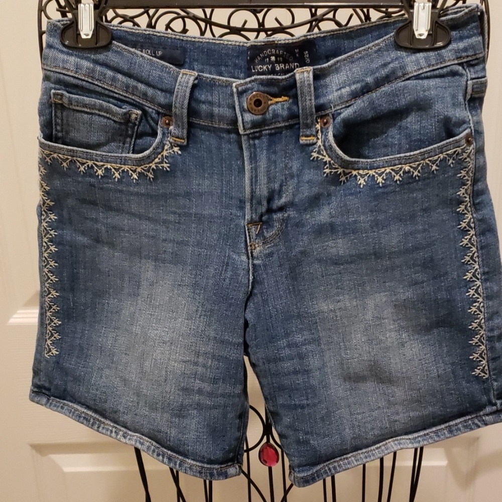 REDUCED Lucky Embroidered Jean Shorts Sz 0/25